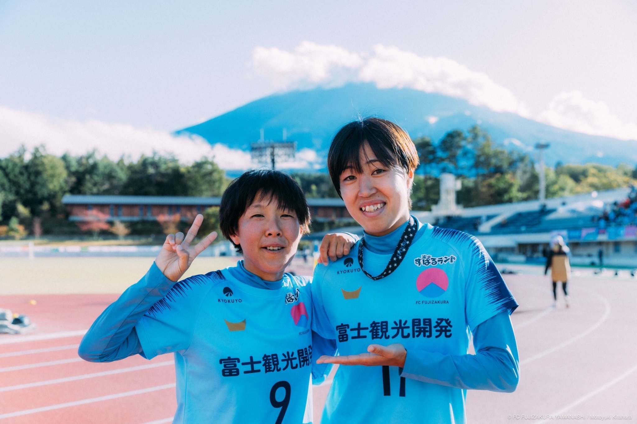 LINE_ALBUM_中村友香_231231_1