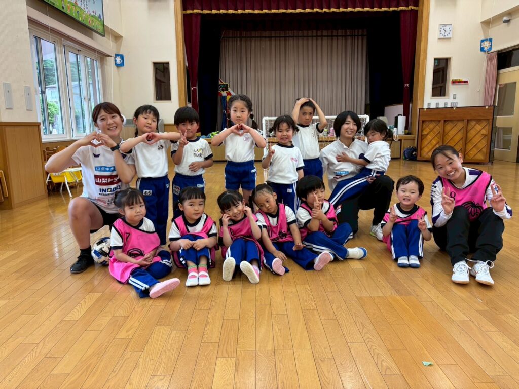 【FCふじざくら山梨と遊ぼう】平野保育所様へご訪問（2025年6月11日）